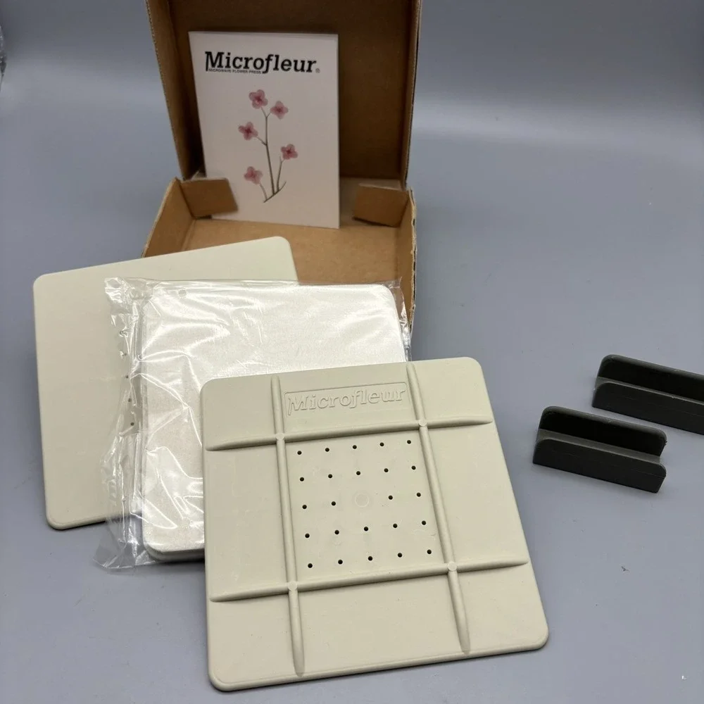 New Microfleur Microwave Flower Press Regular w/ Box Instructions Open Box 5.5